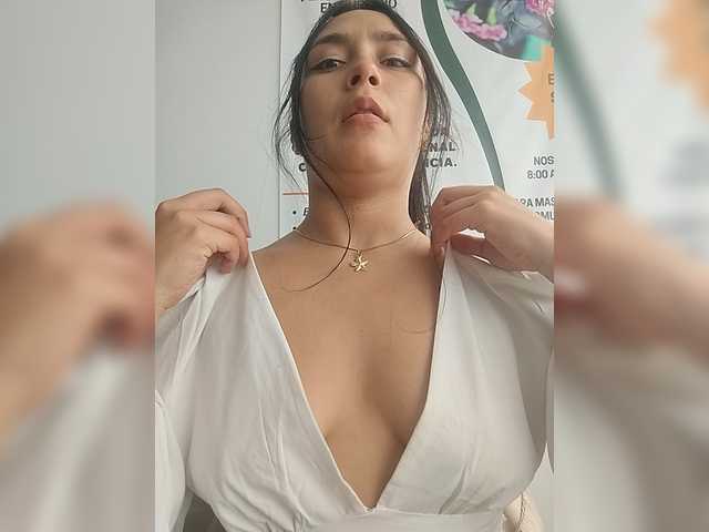 Ashly-7's BongaCams show and profile