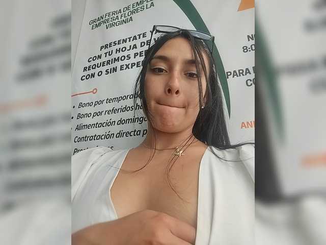 Ashly-7's BongaCams show and profile