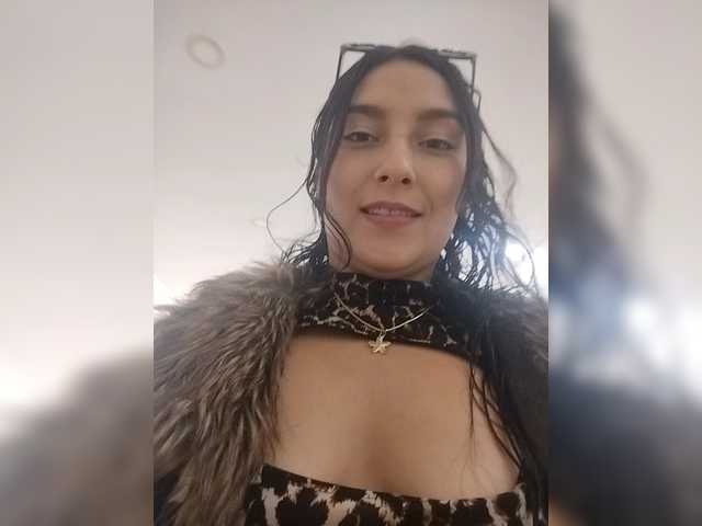 Ashly-7's BongaCams show and profile