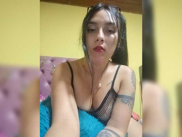 Ashly-7's BongaCams show and profile