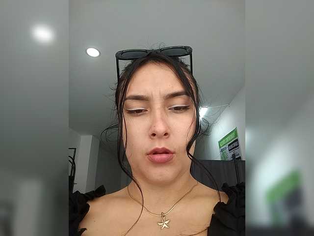 Ashly-7's BongaCams show and profile