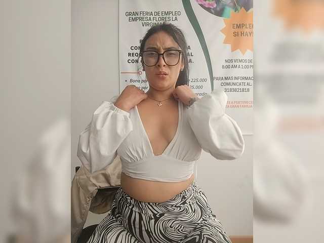 Ashly-7's BongaCams show and profile