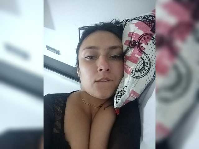 Ashly-7's BongaCams show and profile