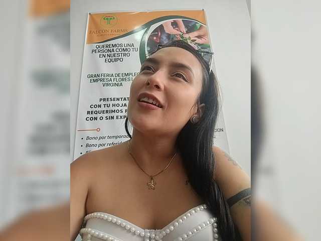 Ashly-7's BongaCams show and profile