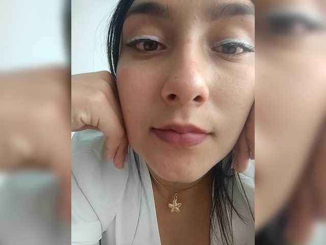 Ashly-7's BongaCams show and profile