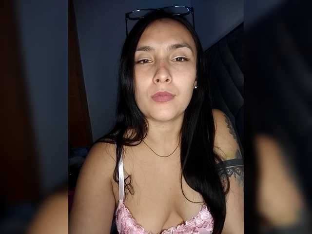 Ashly-7's BongaCams show and profile