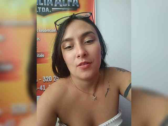 Ashly-7 Live Webcam on BongaCams