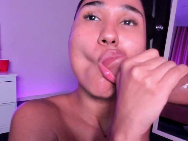 suzysuzza's BongaCams show and profile