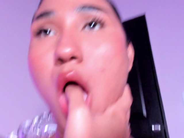 suzysuzza's BongaCams show and profile