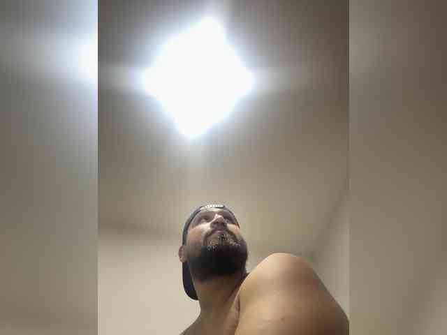 BadBoy420B Live Webcam on BongaCams