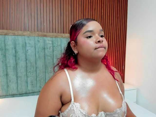 SophieReed's BongaCams show and profile