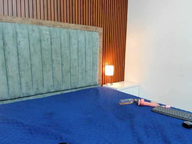 SophieReed's BongaCams show and profile