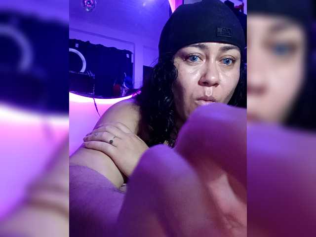 AliceFox-Purple webcam