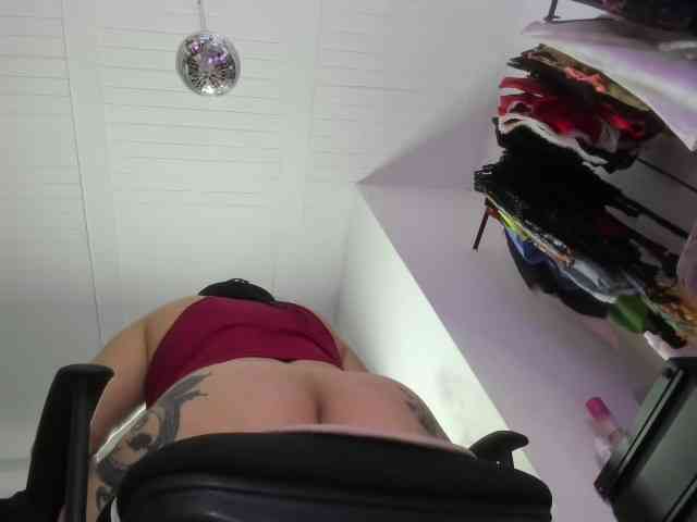 AliceFox-Purple webcam