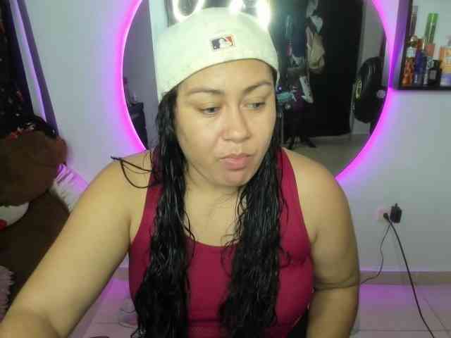 AliceFox-Purple webcam