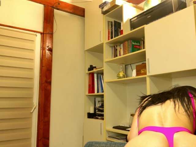 MiriamDelyn's BongaCams show and profile