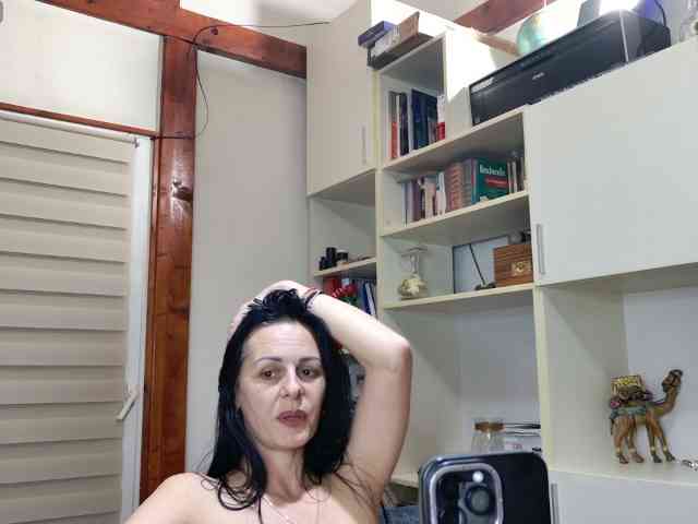 MiriamDelyn MiriamDelyn