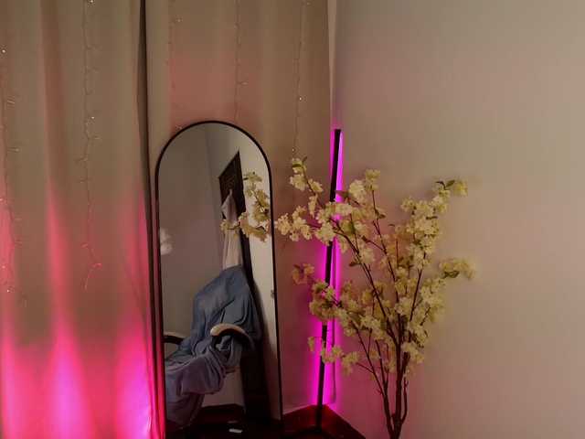 AngelicFox's BongaCams show and profile