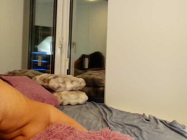 AngelicFox's BongaCams show and profile