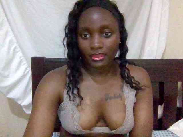 Kimzey Live Webcam on BongaCams