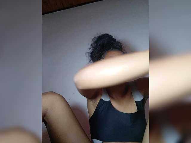 Rosiah01's BongaCams show and profile