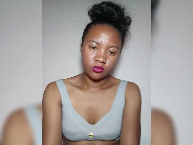 Rosiah01's BongaCams show and profile