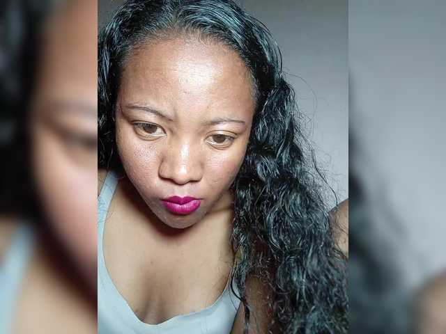 Rosiah01's BongaCams show and profile