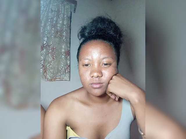 Rosiah01's BongaCams show and profile