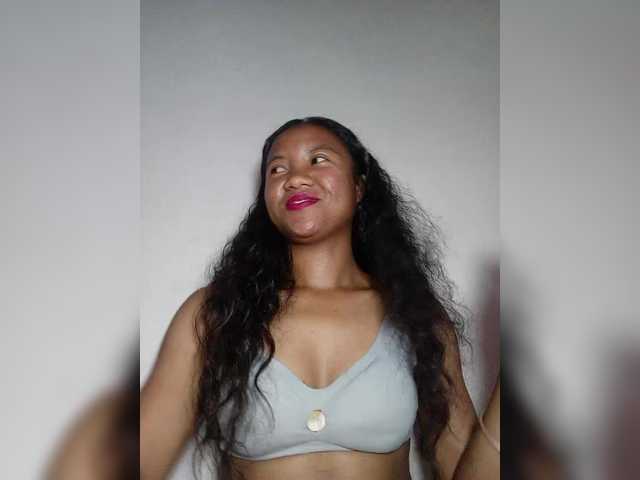 Rosiah01's BongaCams show and profile