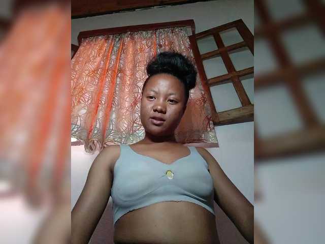 Rosiah01's BongaCams show and profile