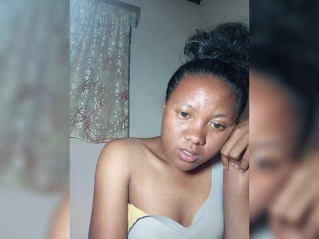 Rosiah01's BongaCams show and profile