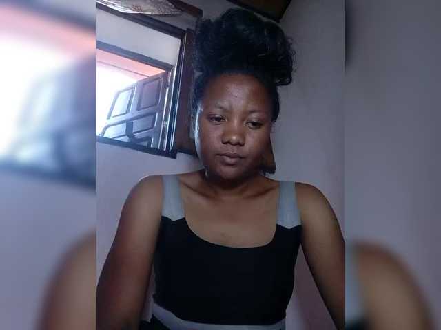 Rosiah01's BongaCams show and profile