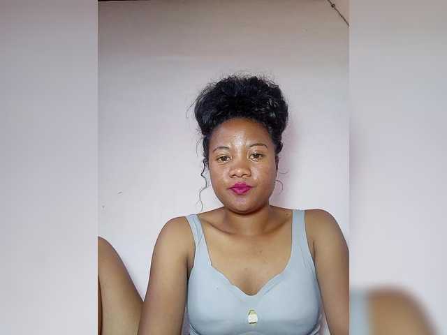 Rosiah01's BongaCams show and profile