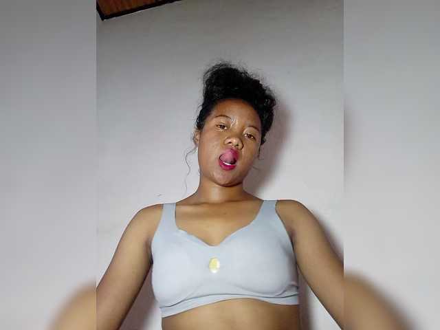 Rosiah01's BongaCams show and profile