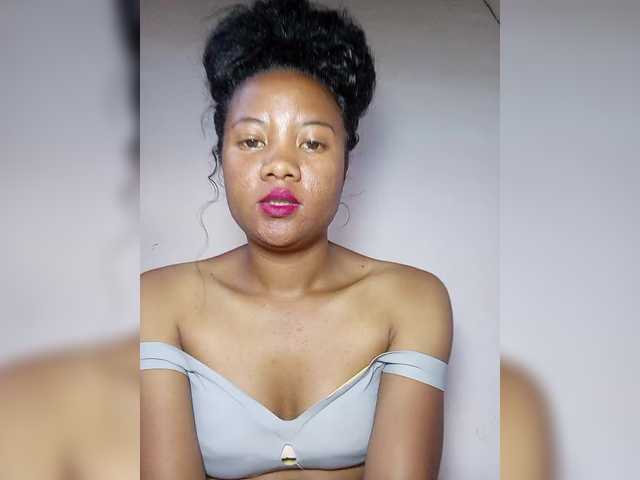 Rosiah01's BongaCams show and profile