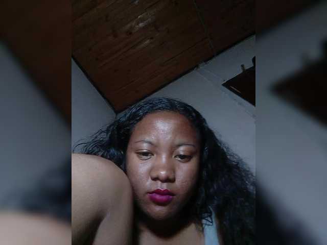 Rosiah01's BongaCams show and profile