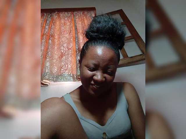 Rosiah01's BongaCams show and profile