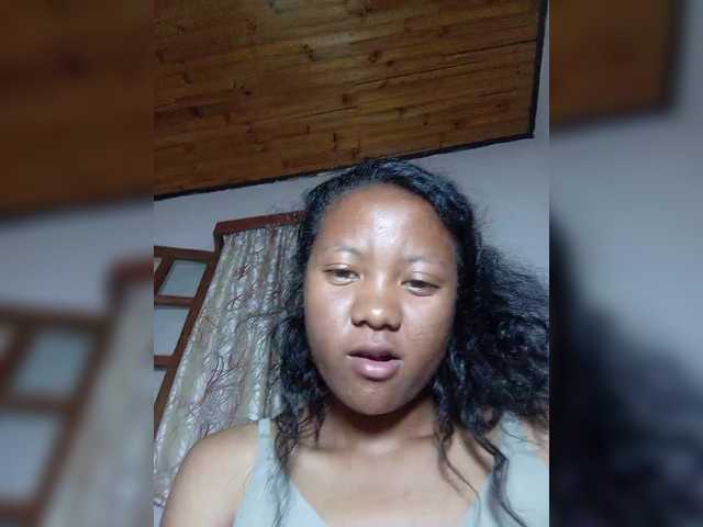 Rosiah01 live cam profile