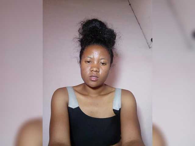 Rosiah01's BongaCams show and profile