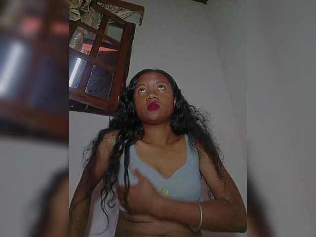 Rosiah01's BongaCams show and profile