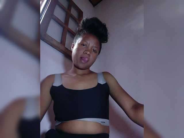 Rosiah01's BongaCams show and profile