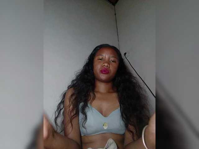 Rosiah01's BongaCams show and profile