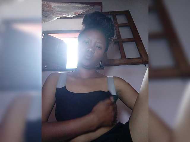 Rosiah01's BongaCams show and profile