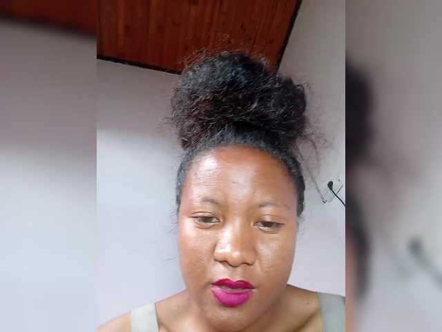 Rosiah01's BongaCams show and profile