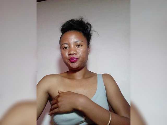 Rosiah01's BongaCams show and profile