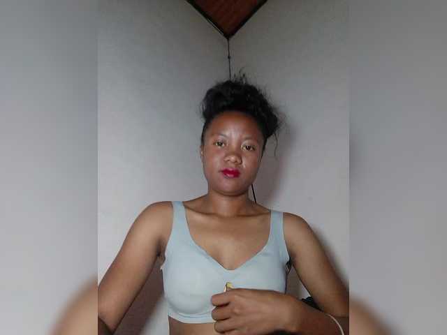 Rosiah01's BongaCams show and profile