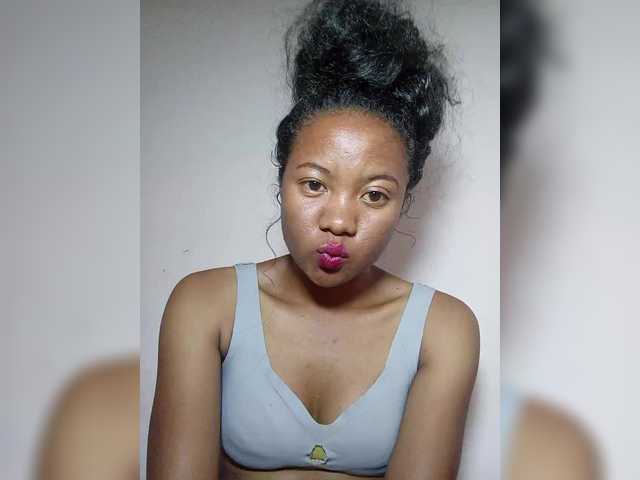 Rosiah01's BongaCams show and profile