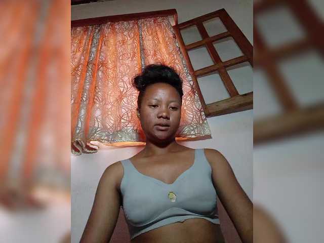 Rosiah01's BongaCams show and profile