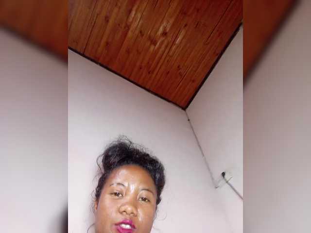 Rosiah01's BongaCams show and profile