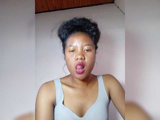 Rosiah01's BongaCams show and profile